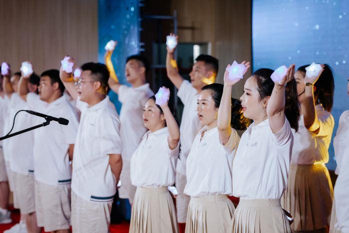 20、《夜空中最亮的星》云南分公司